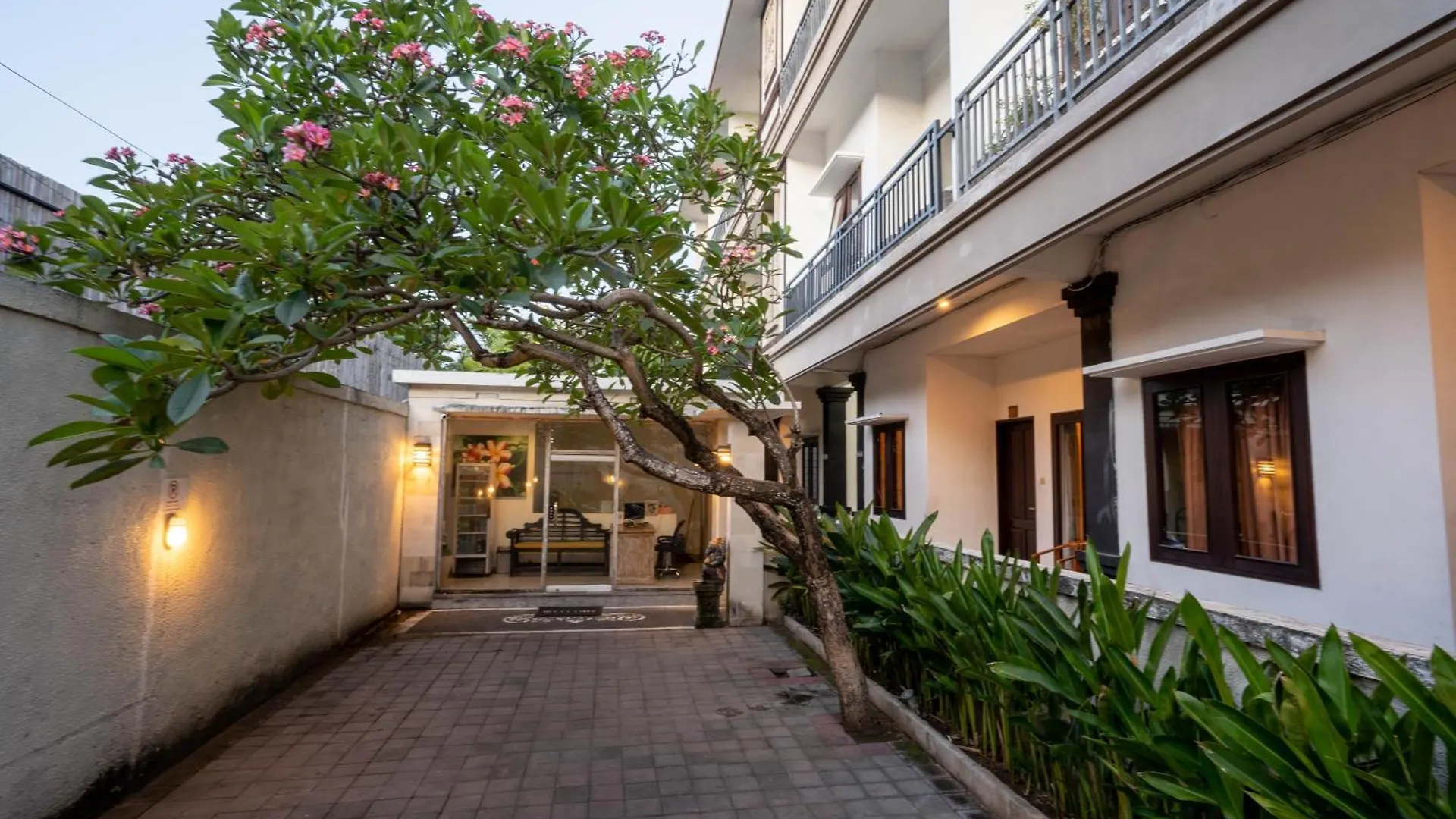 The Mupu Seminyak Apartment 0*, Seminyak (Bali)